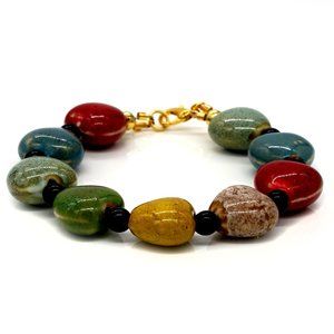 Bracelet with heart shaped stone beads.